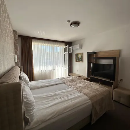 Elit Hotel 2*